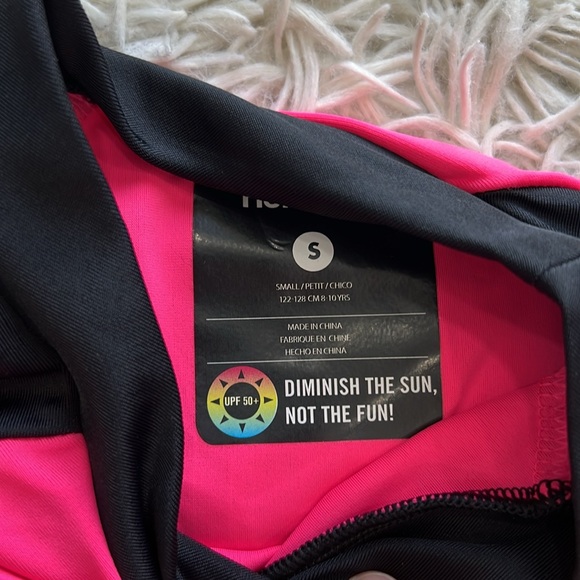 Hurley Girl's Long Sleeve Guard Shirt Rash - Picture 5 of 7